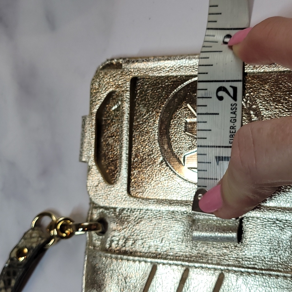 MICHAEL KORS SNAKE PRINT  PHONE WRISTLET - Picture 5 of 14